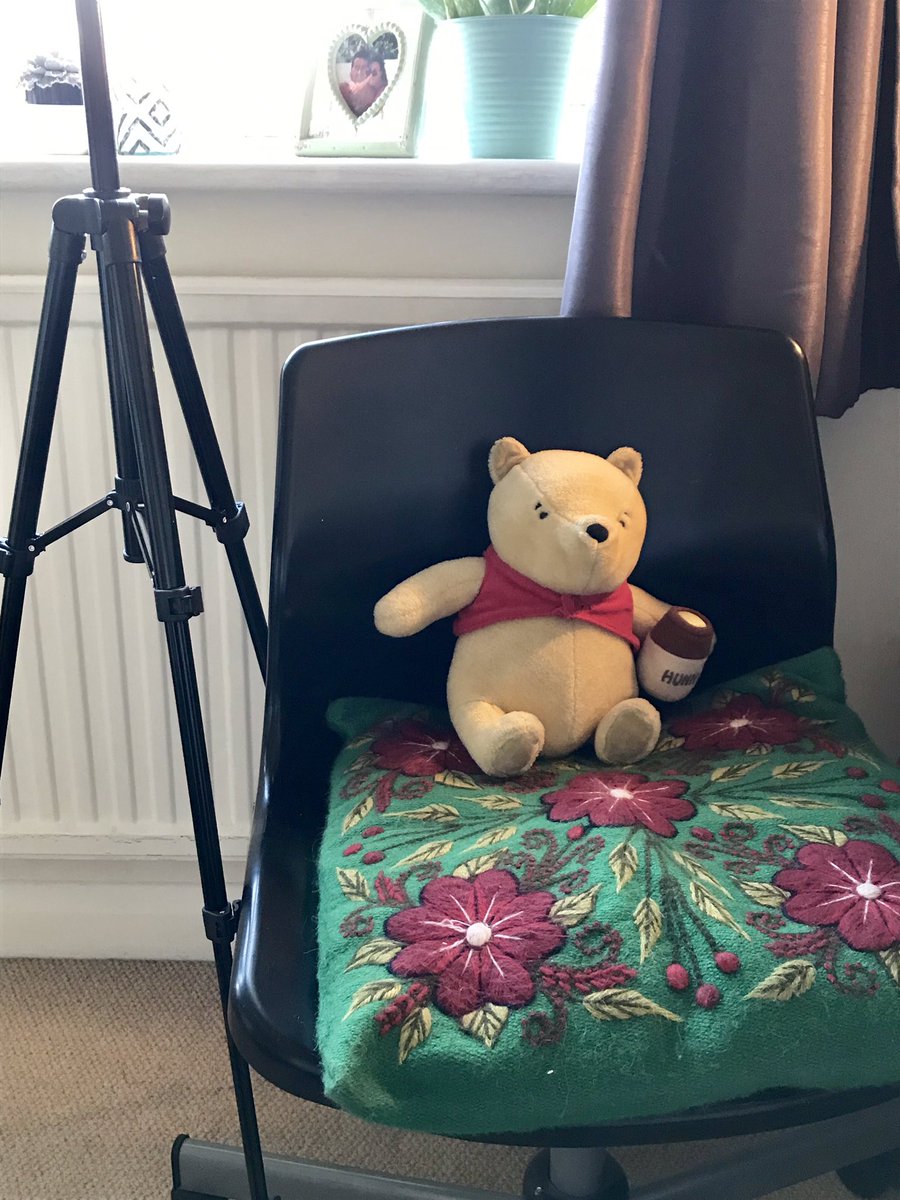 06bakerfra's tweet photo. When your self-tape partner gives you NOTHING 🙄 ..... fame went to his head far too early 🐝 #selftapetrauma #Actorslife #selfishactor #talesofwinniethepooh https://t.co/1nL9bbaSbP