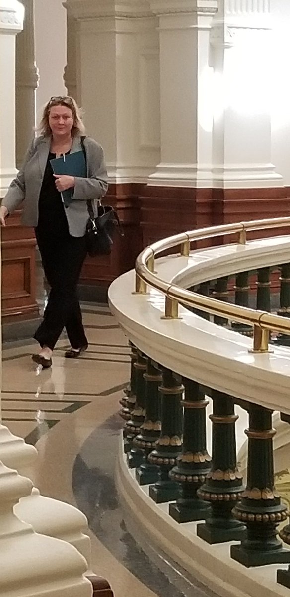juliedla's tweet photo. Our fearless leader at the Texas State Capitol @CirclesofSA @TXStandingTall #TSTSUMMIT2019 https://t.co/jsOPUhCf8I