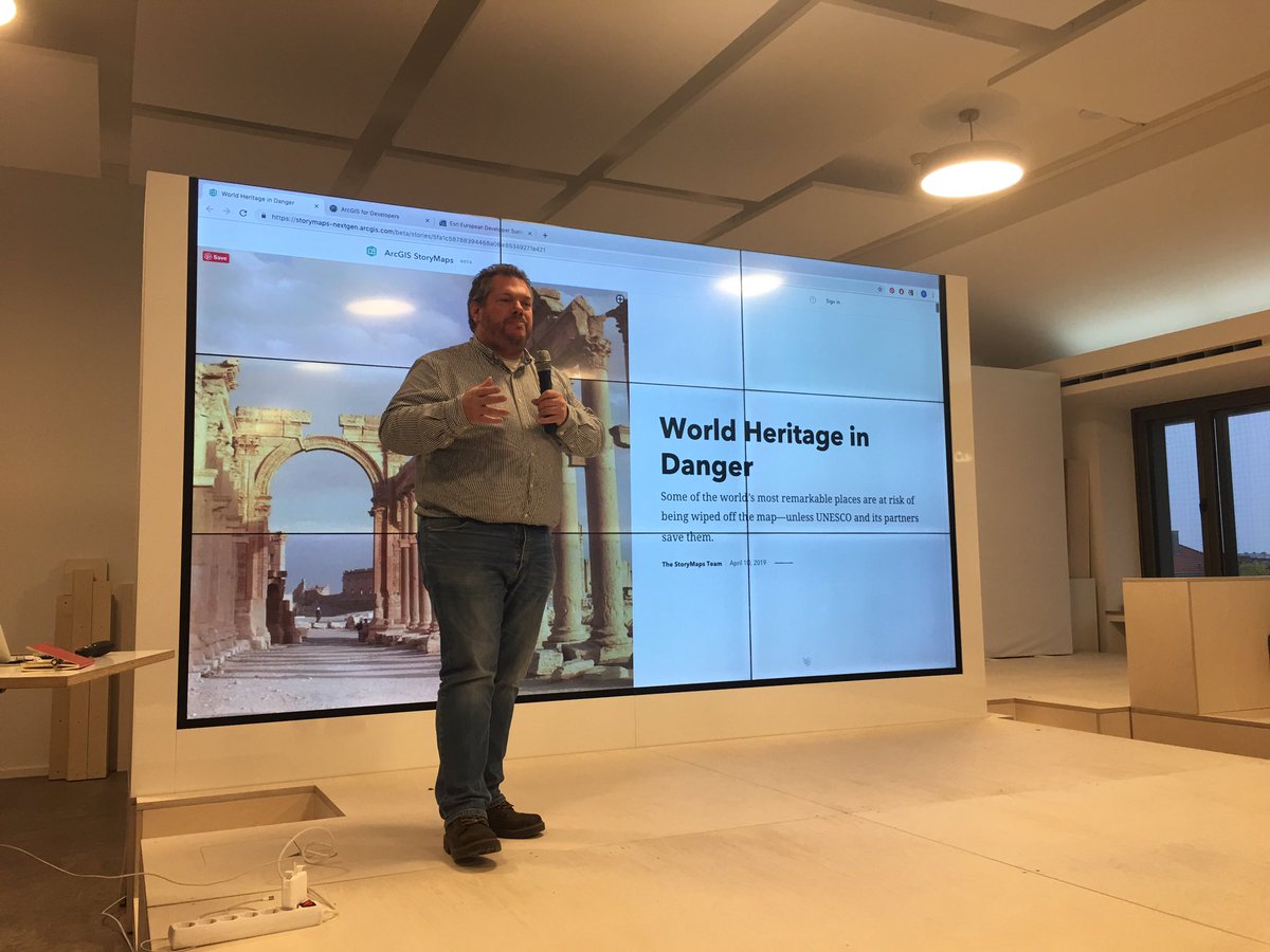 Thank you <a href="/Esri/">Esri</a> for helping make #geomobMUC a reality! Matthias from Esri talking about their @EsriStoryMaps and @EsriGeoDev platforms <a href="/geomob/">geomob</a>