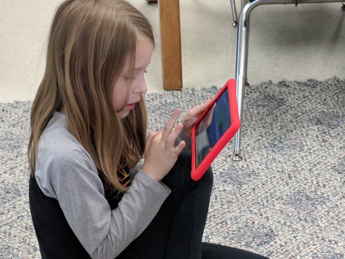 adcockhome's tweet image. 2nd grdrs @Poca_ES built and programmed LEGO WeDo robots! They worked together to figure out the different commands on their own! #CodingAtAllAges