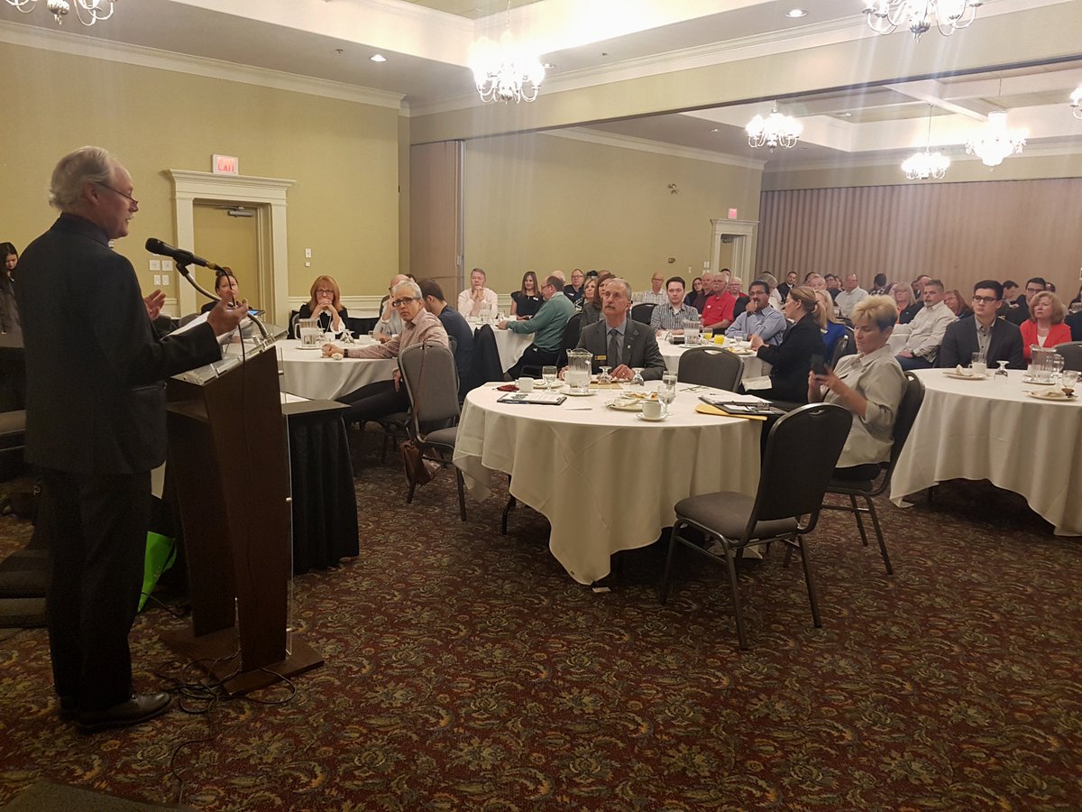 InvestVernon's tweet photo. Mayor Cumming presenting this morning to RBC Business Clients. Sold out event with lots of interest in development activity in #VernonBC @CityofVernon https://t.co/lzxrgl4id2