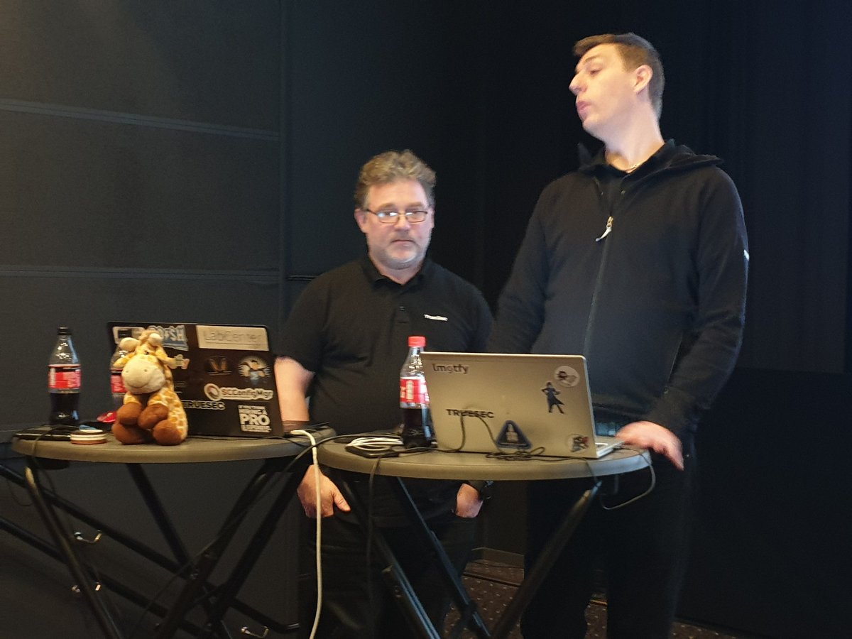 SAspnes's tweet image. Putte &amp;amp; hangarounds on Roadtrip. @mikael_nystrom @LofgrenPeter #truesec #Labcenter