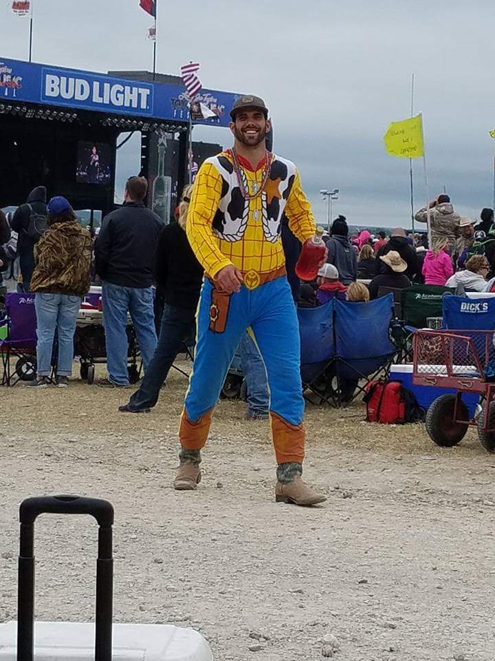 HappyMel101's tweet photo. LJT MONTH COUNTING DOWN THE DAYS APRIL 11TH. THIS GUY IS NORMALLY IN TIGHTY LITTLE UNDERWEAR BUT IT GOT COLD THIS DAY. If you've been to LJT then you've seen this guy! @LarryJoeTaylor @texasmusicfest #ljtmonth #LJTFest https://t.co/8GfxZiR6Uj