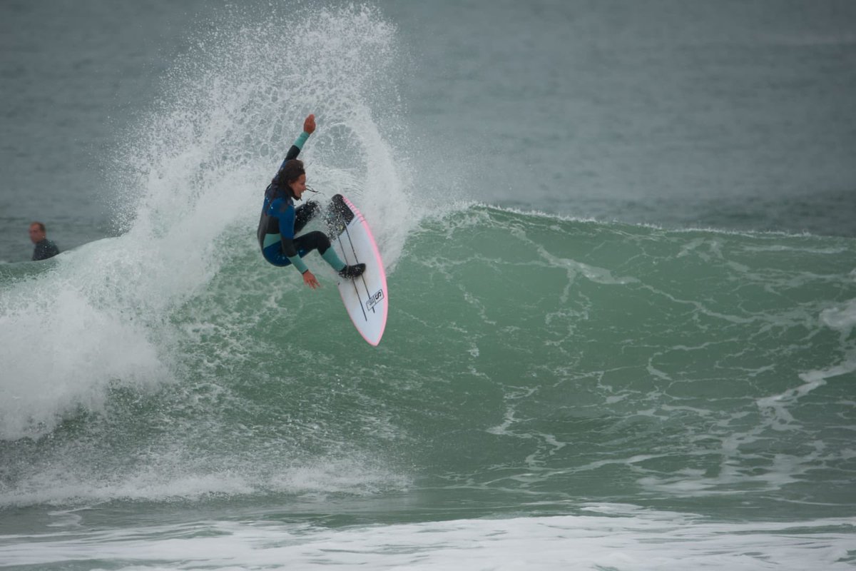 Los entrenamientos en casa no paran 🏄🏼‍♀️🏋🏻‍♀️ <a href="/becaspodium/">Becas Podium</a>
