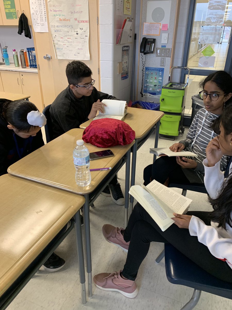 legaspi_leslie's tweet image. #7E trying out First Turn Last Turn from the book Groups That Work to facilitate dialogue and discussion about the book The Giver. #greatresource #collaboration @BerylFordPS @PeelSchools