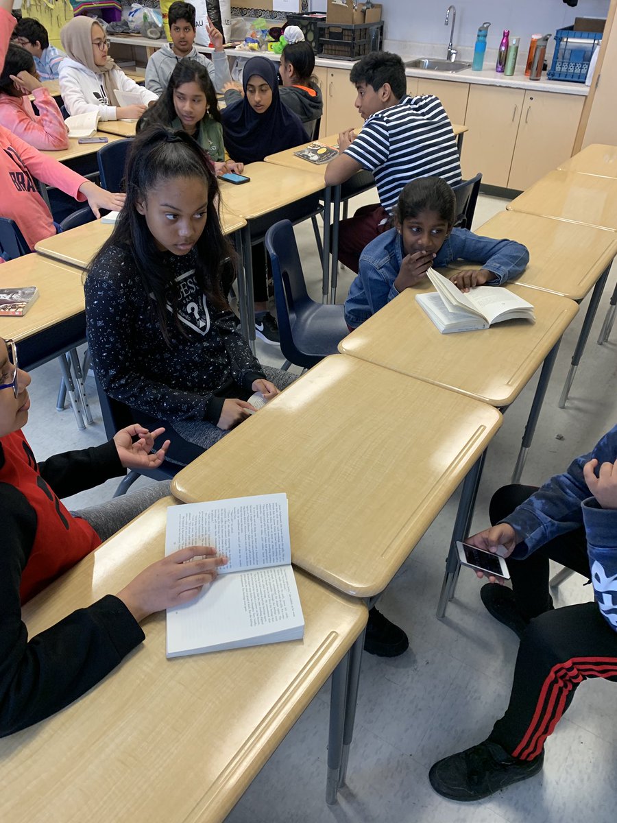 legaspi_leslie's tweet image. #7E trying out First Turn Last Turn from the book Groups That Work to facilitate dialogue and discussion about the book The Giver. #greatresource #collaboration @BerylFordPS @PeelSchools