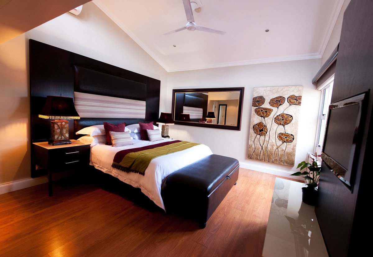 manor_forest's tweet photo. Have you started planning for your honeymoon? Here's our beautiful Honeymoon Suite Forest Mohagany. With spectacular interior....
#hotelssa #guesthouses #forestmanor #decor #design #holidaynight #honeymoon #getaway #luxurylifestyle #5Stars https://t.co/429Z71sZtg
