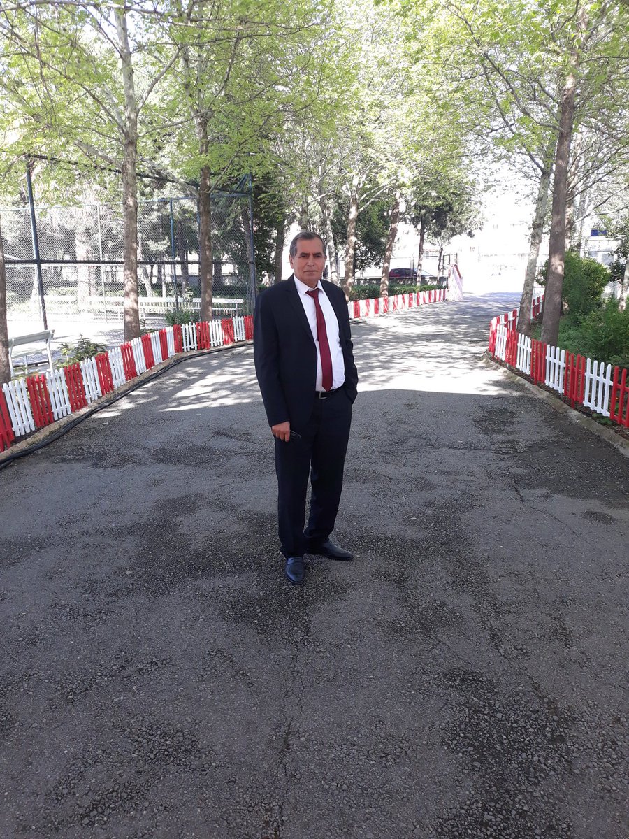 MehmetG69819204's tweet photo. Nizip Tekel ilkokulu #gazişehiröğrencimeclisleri projesi kapsamında okul meclisi kararı doğrultusunda okul girişindeki çitlerimizi boyadık @gul_davut @cengizmete @Cgnde @ali_tiryakiog @M_Kilicparlar @NizipilceMEM @AyataPekmez @nevinsimsek25 ,@vehbiozturk2 @EdipYeliz @OnurFT5 https://t.co/lBJ4LJUXTd