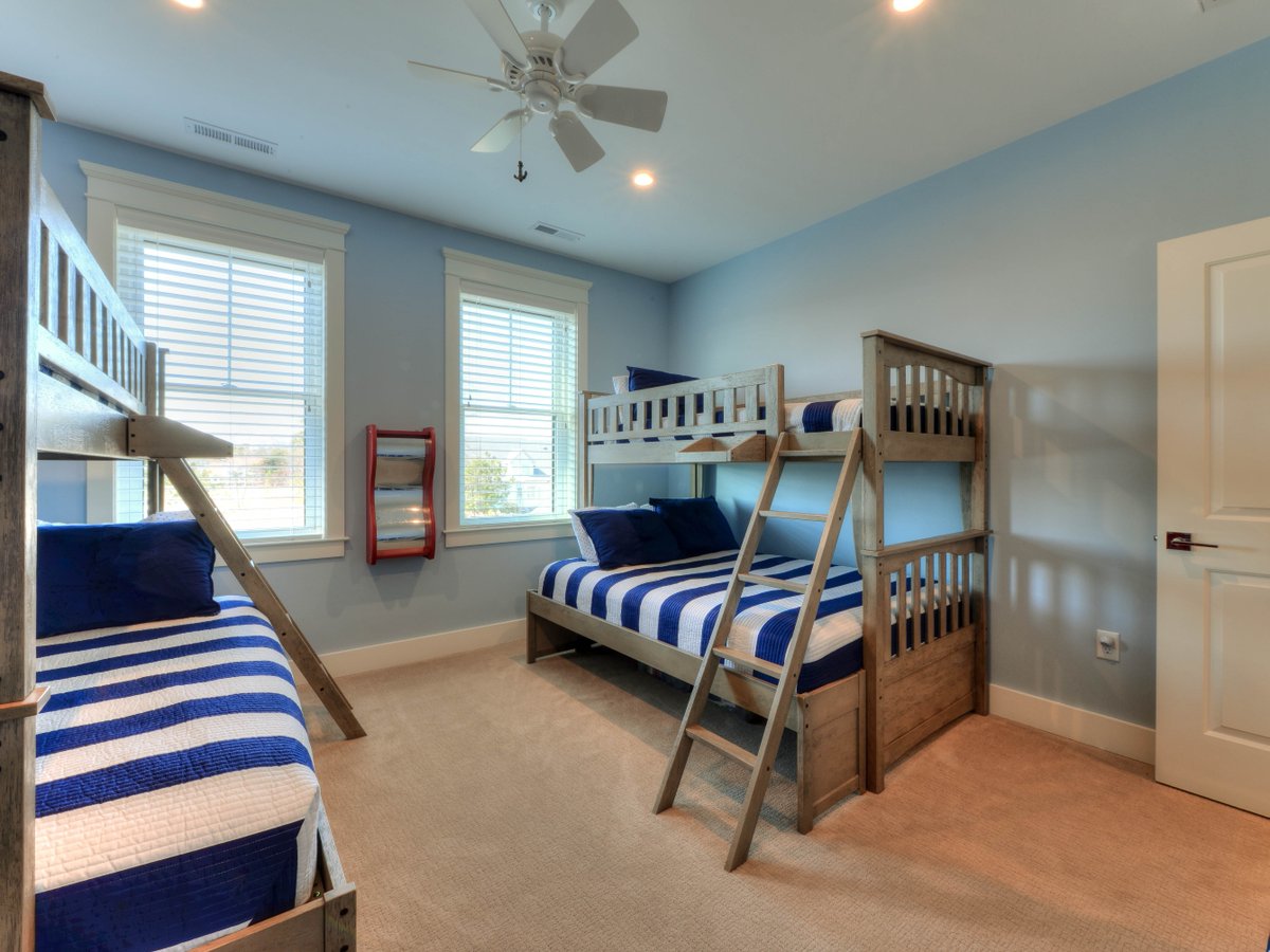 OfficialTCHDE's tweet photo. Bunk beds with a view!
#customhome #homebuilder #customhomes #beachhouses #coastaldesign #designbuild #delawarebeachhomes #customhomesdelaware #bedroom #bunkbeds #interiorsofinsta #buildersofinsta #houzz https://t.co/8CiHzEXPsF