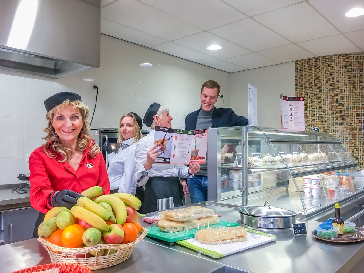 FOOX in gesprek met Dee Zegveld en Ria Nauts van Servicebedrijf Kunst &amp; Vliegwerk. 
“Voor het exploiteren van een bedrijfskantine waren wij op zoek naar een totaalleverancier, het gevoel bij FOOX was direct goed!" 
Lees verder >> foox.nl/nieuws/foox-in…