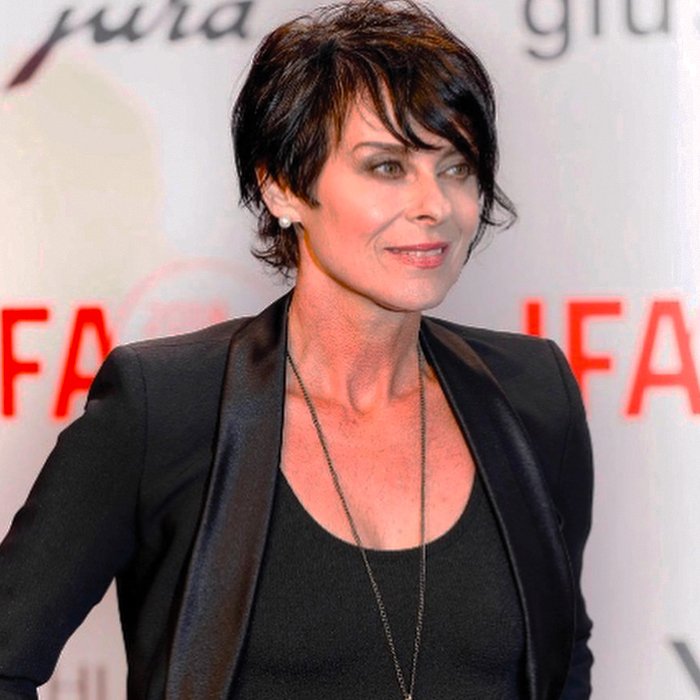 Happy Birthday to Rochdale\s Lisa Stansfield. 

Hope she\s found him. 