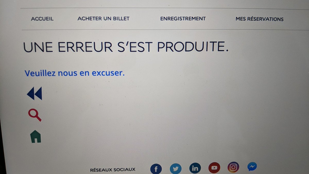 gregblay's tweet photo. @airfrance un mois que j'essaie de me désabonner de vos newsletters et toujours le même "une erreur s'est produite". Un indice pour vous, ce n'est pas la bonne façon de conserver vos clients #RGPD https://t.co/4W4oSwW3fz
