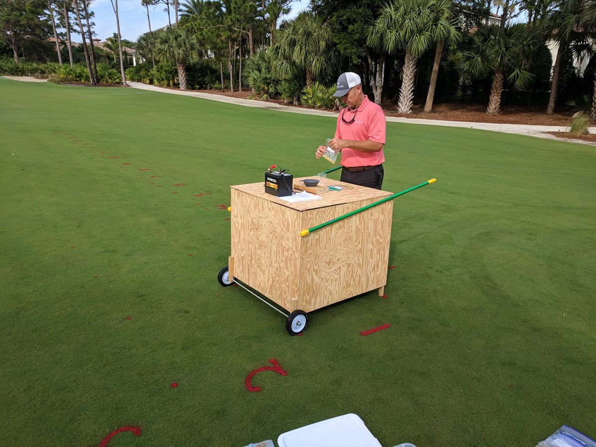 bbrowningfert's tweet photo. A little 17x4 treatment demo showing #GalXeONE quality results. @SimplotPartners @florikan @TurfgrassMD Thanks to @FLTurfDoc for the setup and spreader box #evenspread. #replicatedstudy https://t.co/xHyj32k5qc