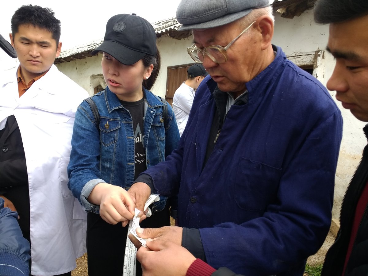 DanielF39526598's tweet photo. @acdivoca @farmertofarmer Below is a photo from a practical training at the university farm, #VolunteerWeekChat https://t.co/N91q7JXvEH