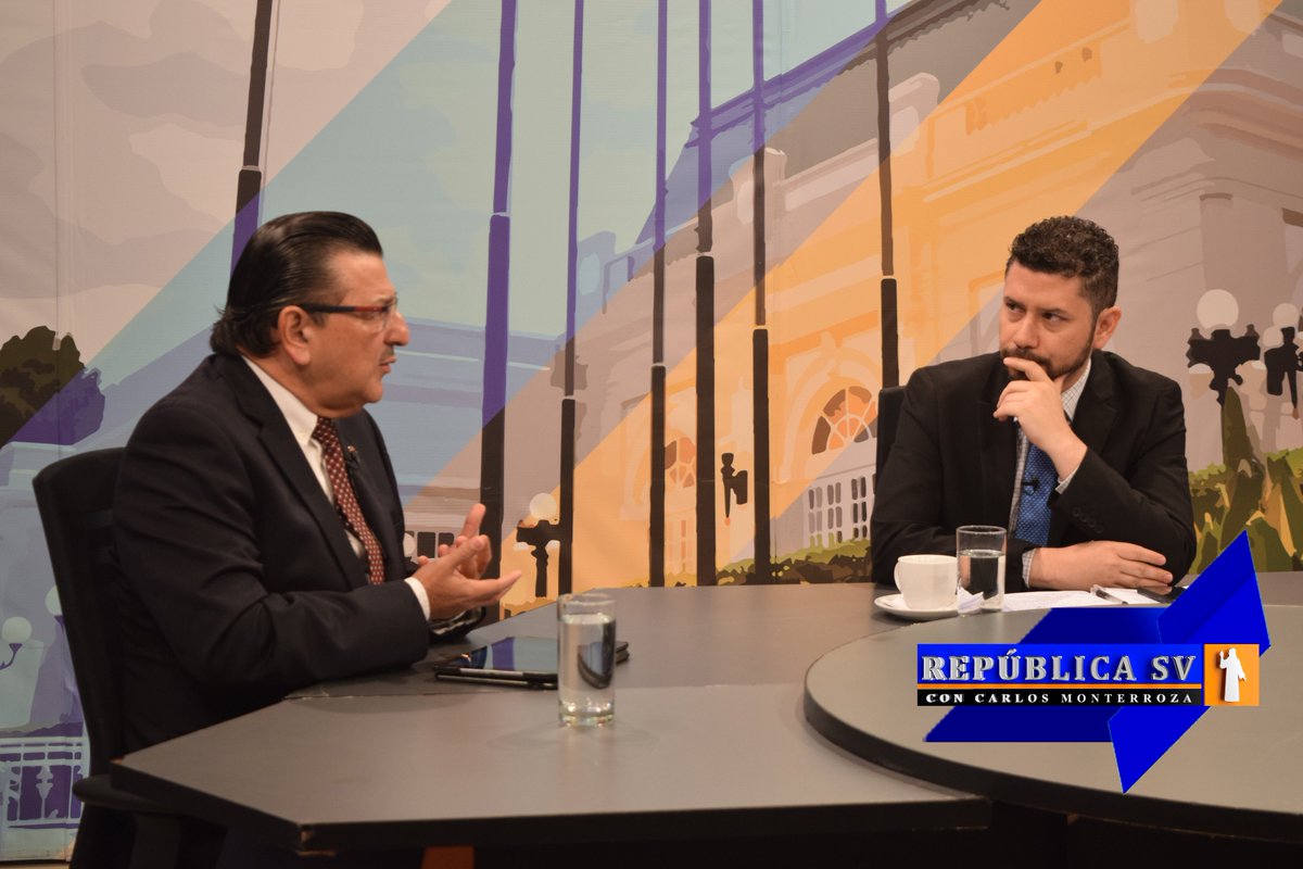 Republica33TV's tweet photo. #RepúblicaSV | “El sistema educativo universitario no puede estar desconectado del sector productivo del país”. Francisco Zepeda, Decano de informática y ciencias aplicadas de la @UTECedusv https://t.co/wkD0Tp4nJs
