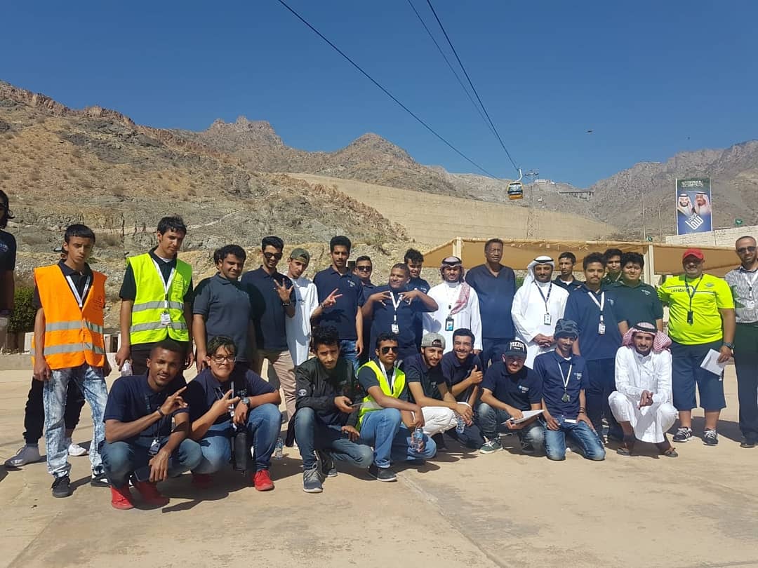 itctayef's tweet photo. جانب من الزيارة التعليمية لطلاب الكلية العالمية بالطائف/نياجرا الى الطائف سما, ممثلة السيد الشيخ بندر بن معمر و السيد علي العطاس، حيث تعرف الطلاب بإجراءات الامن والسلامة المتبعة اثناء حالات الطوارئ 
@taifsama
#AppliedEducation
#الطايف_الآن
#NCKSA #ITC_KSA https://t.co/z7fRT3ZZGk