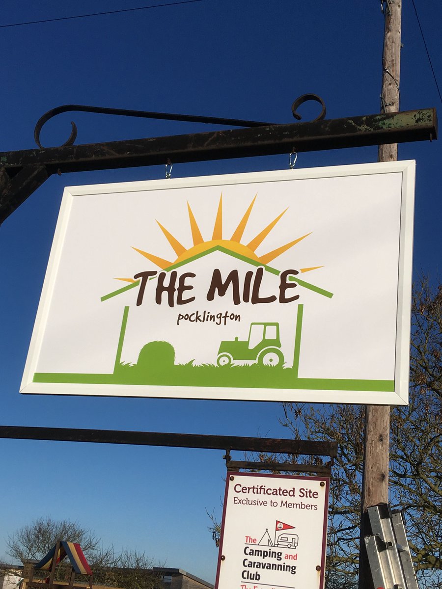 SXScarborough's tweet photo. A fresh #new look for 'The Mile' Pocklington. #Directprinted #ACM #signs with vibrant #branding should help #customers see what they have on offer at their lovely #premises.
For further examples of our work visit the website https://t.co/DHmRVvI0VU https://t.co/IcONasGlog