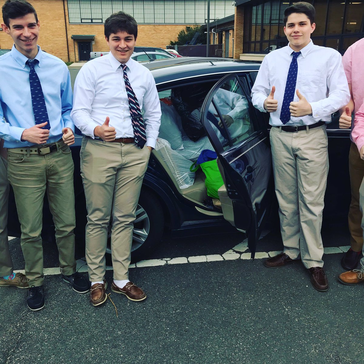 CBACampusMin's tweet photo. Clothing donations get a thumbs up! https://t.co/fp7G1mDYS5