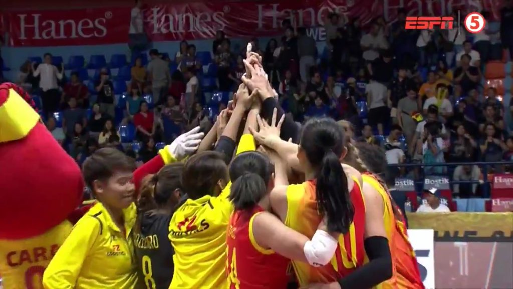 JommerDaniel1's tweet photo. At pinusuan na nga! 💛❤️🖤
Congrats @F2CargoMovers
Love it Tyaaaang @Abymarano
🏐😈💪🏾😍
#ForTheSupport
#GoodNight https://t.co/J11PAAzZZQ