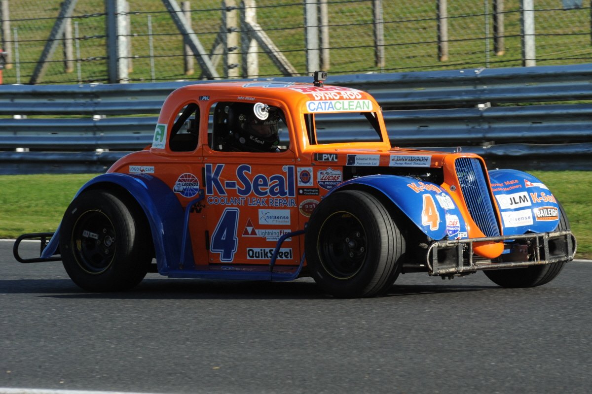 UKLegends's tweet photo. LATEST NEWS: Reigning #LegendsCars #Champion @johnmickel Back To Challenge For Super Sixth Title - 25 Drivers Confirmed So Far Ahead Of #25thAnniversary Season Opener @Brands_Hatch - read more: https://t.co/uMC6HzvJRb https://t.co/ELnGhGu521