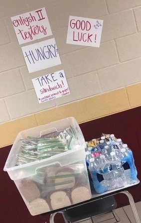 HUGE shout out to @rebeccaENGL203! She made 120 PB&J sandwiches for her testing students, provided water, and a motivating setup!!!!  What a dedication to your students!!  ❤🥪 #CFISDforALL #CFISDSpirit @CyFairISD @CyWoods212 #teacherdedication