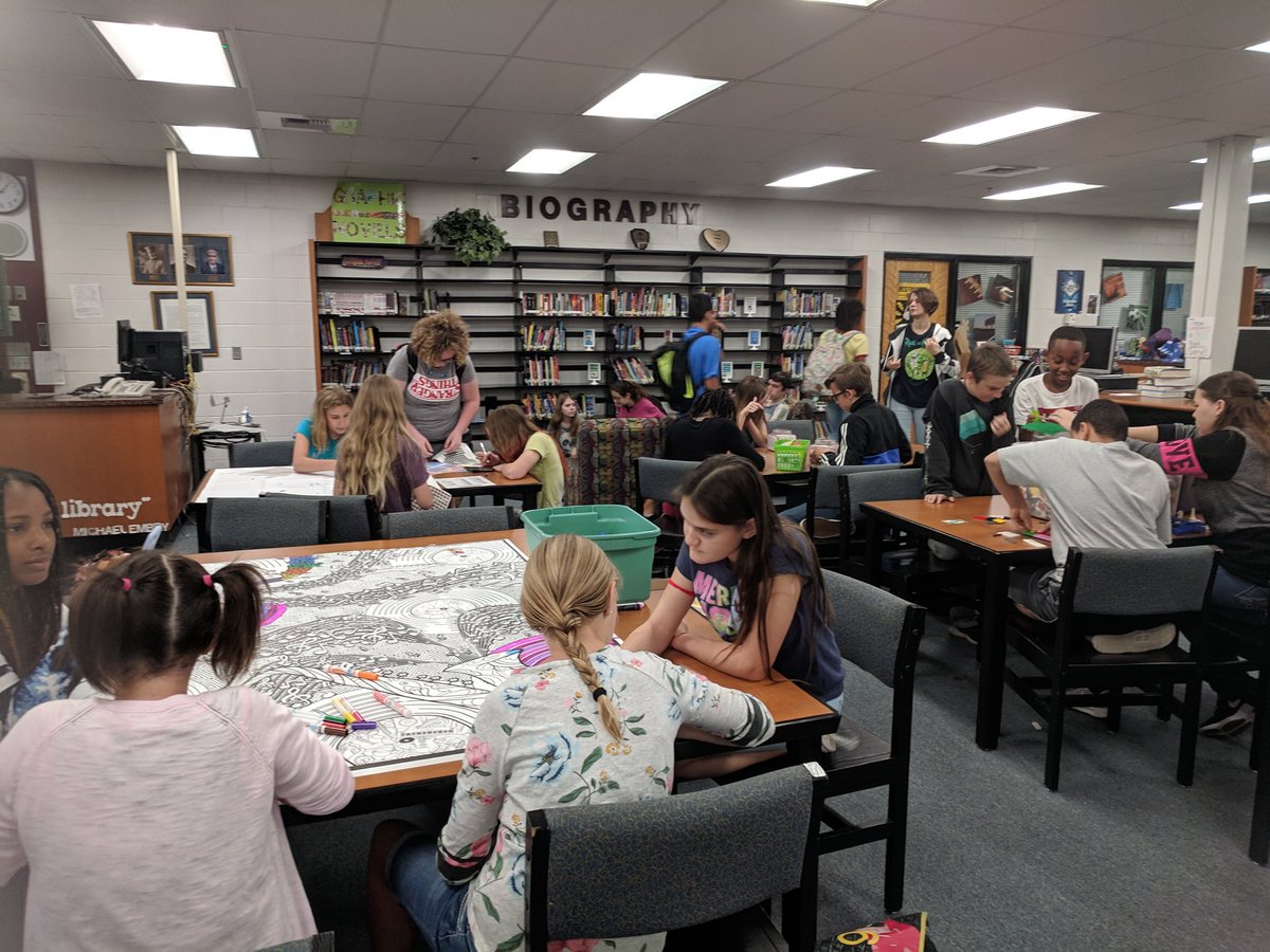 BurnsMSLibrary's tweet image. Maker Day in the library to celebrate School Library Month. Students having fun not staring at screens! #hubofschool