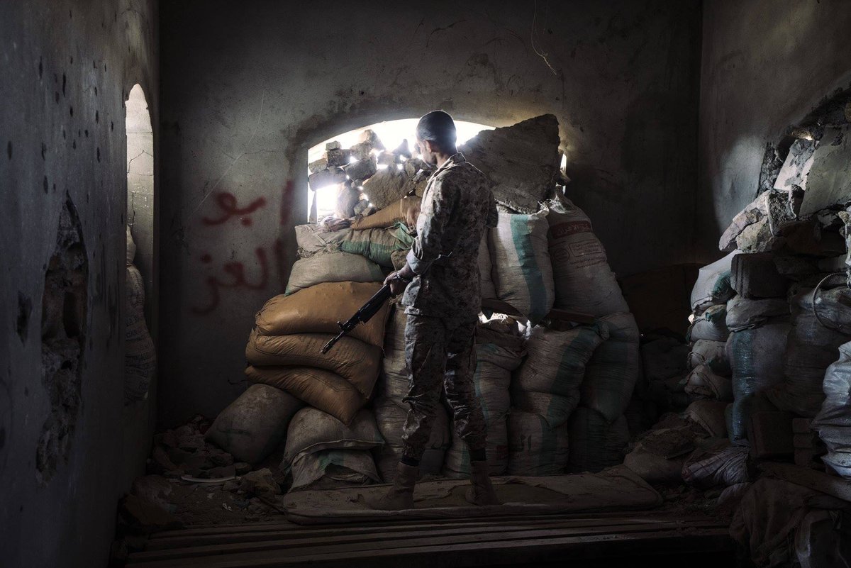 Enkster_'s tweet photo. #LorenzoTugnoli: uno dei tre italiani in lizza per il Premio @WorldPressPhoto con #Yemen

Da Sant’Agata a #Kabul senza ritorno: si può definire così la sua storia, impegnato da anni in aree a rischio, non sempre in prima linea, ma comunque in zone in difficoltà.

#enkster #blog https://t.co/5cLqqCljMq