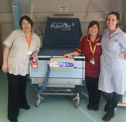 selectmedicalc3's tweet photo. Pleased to have delivered our first 5 Pure Air 8 Acute mattresses into @LOROSHospice 5 more awaiting dispatch & looking forward to working with them in the future.
#hospice #stopthepressure #acute #pressurerelieving #mattress #tvns https://t.co/U5VHI67zXl