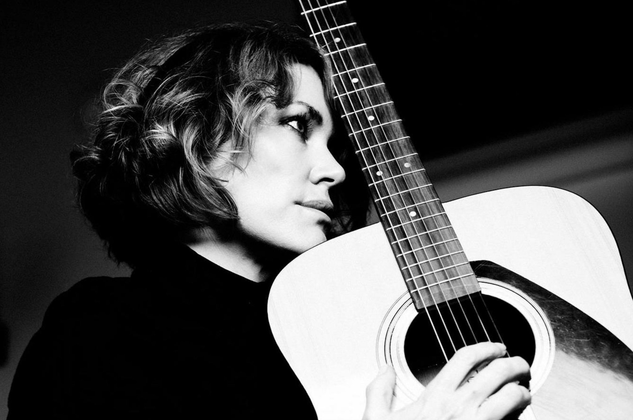 Penblwydd hapus/Happy 50th Birthday to Welsh singer-songwriter Cerys Matthews. 