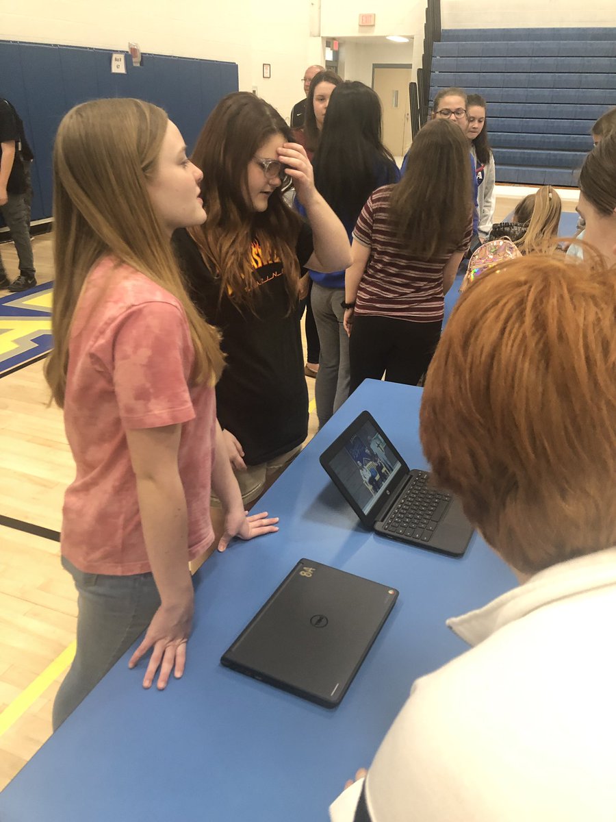 carriebholloway's tweet photo. 8th gr Team Gemini #GeniusHour video projects interviewing students about life at SVA #OpenCommunicators #ActiveLearners #BeRoyal @SVAPrincipal475 @Cassidy_Royals https://t.co/52yKiIUVU8