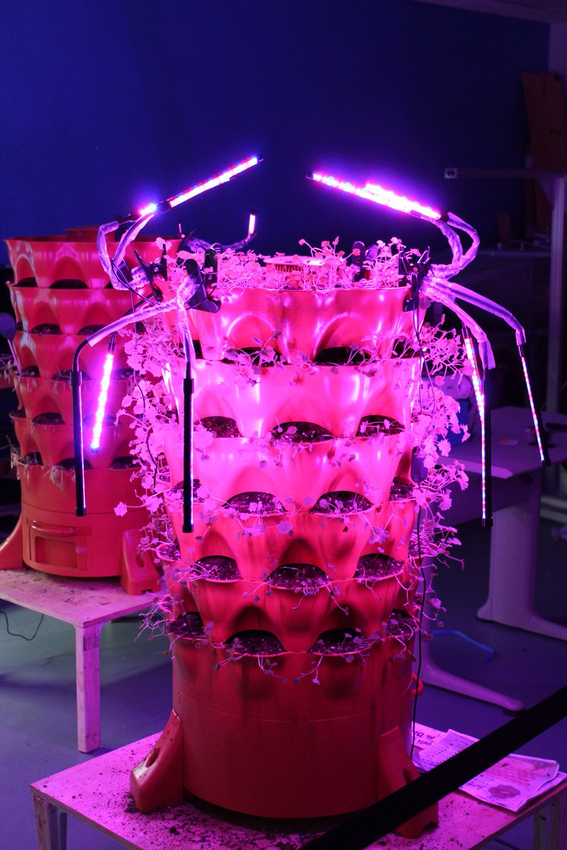SiemensUSA's tweet photo. This #FCWorldChangingIdea was to help change the face of farming by using emerging technology to address global food shortages. Learn more about how the #AgPod is moving agricultural into the digital age: https://t.co/l9hYxikTah https://t.co/wQG9C5tOU6