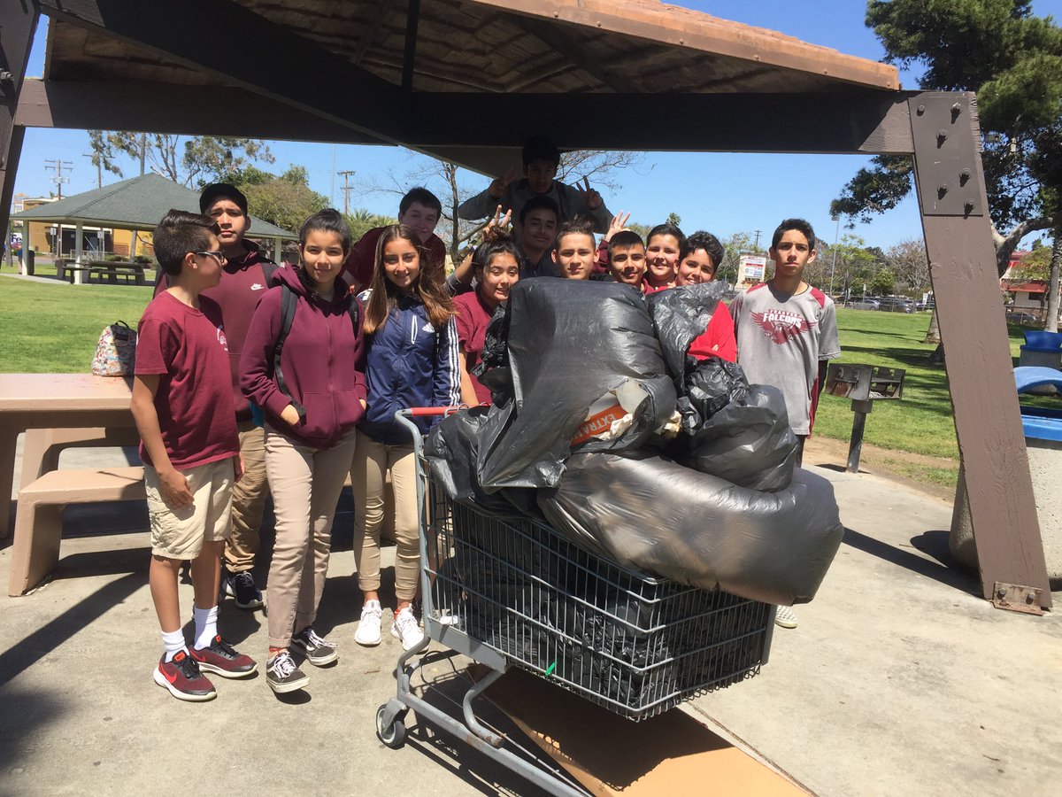 FeasterCharter's tweet photo. Our #feastermiddle Ss spent some time yesterday cleaning up #eucalyptuspark with Mr. Fraser! I went by this AM and it still looks so much cleaner! Proud of these kids for taking the time and energy to do such a great thing! #FeasterLearns #SEL #community @CVESDNews https://t.co/LkJRKQD5ux