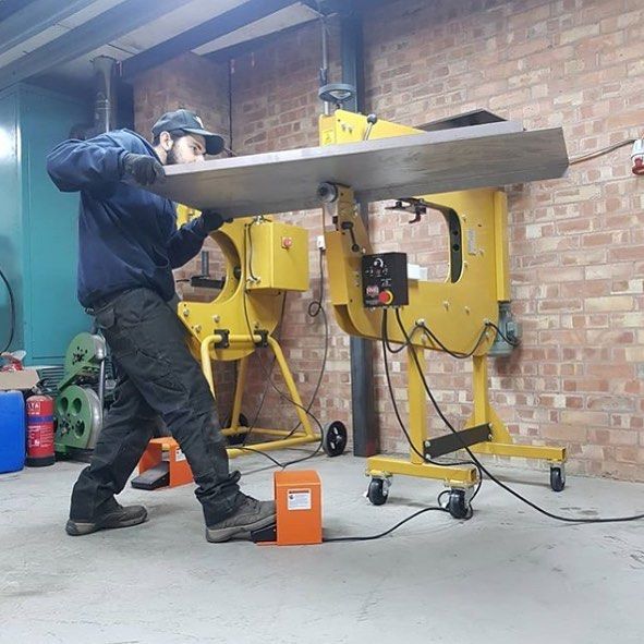 Baileigh_UK's tweet photo. @jacksshackuk showing us how to get the most out of the BR-16E-36LT
#baileigh_uk #fabrication #metalwork #metal #baileigh #design #create #build #bespoke #engine #industrial #machinery #machine #vw #vwrestoration #vwcustom #Ukmfg #mfg #GBmfg @ClassicMotorNEC #SubconShow @_MEM_UK https://t.co/vBUty85MCQ
