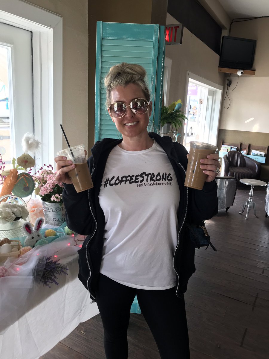 hotmessmommaof4's tweet photo. When heading back to #kentucky I had to get my #coffee fix from the delicious @donnascanalcreamery that the beautiful @ketoginja and @laurenbrazee told me about.  

#coffeestrong #hotmessmommamd #hotmessmommavlogs #momboss  #keto #healthy #ketostrong #momlife  #coffeeboss https://t.co/h1vtiNbGn8
