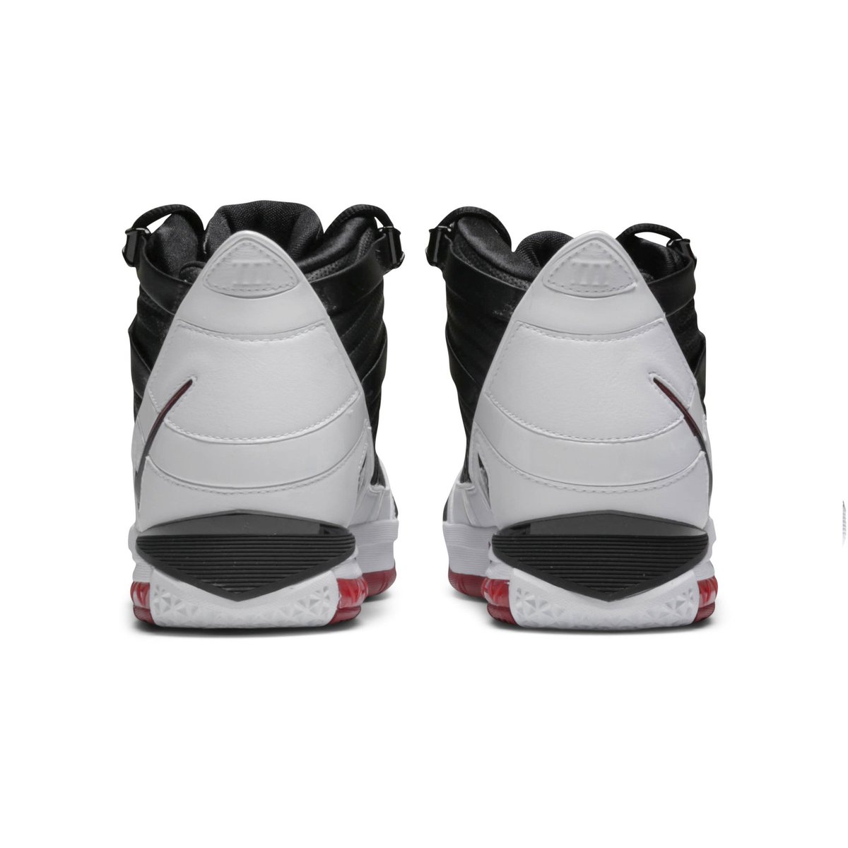 bodega's tweet image. Nike Zoom Lebron 3 Quickstrike available now online at Bodega and in-store at both our Boston and Los Angeles locations. For more - bit.ly/2D8klxr #nike #quickstrike #LeBronJames #footwear #bodega