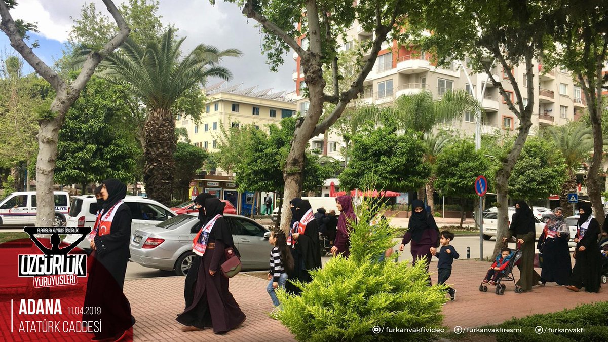 Özgürlük Yürüyüşlerinin 206. Gününde!
Alparslan Kuytul Hocaefendinin tekrar tutuklanmasının ardından, Furkan Gönüllüleri Atatürk Caddesinde Özgürlük Yürüyüşlerine devam ediyor...
11 Nisan (2019)
#Özgürlük
#ÖzgürlükYürüyüşleri