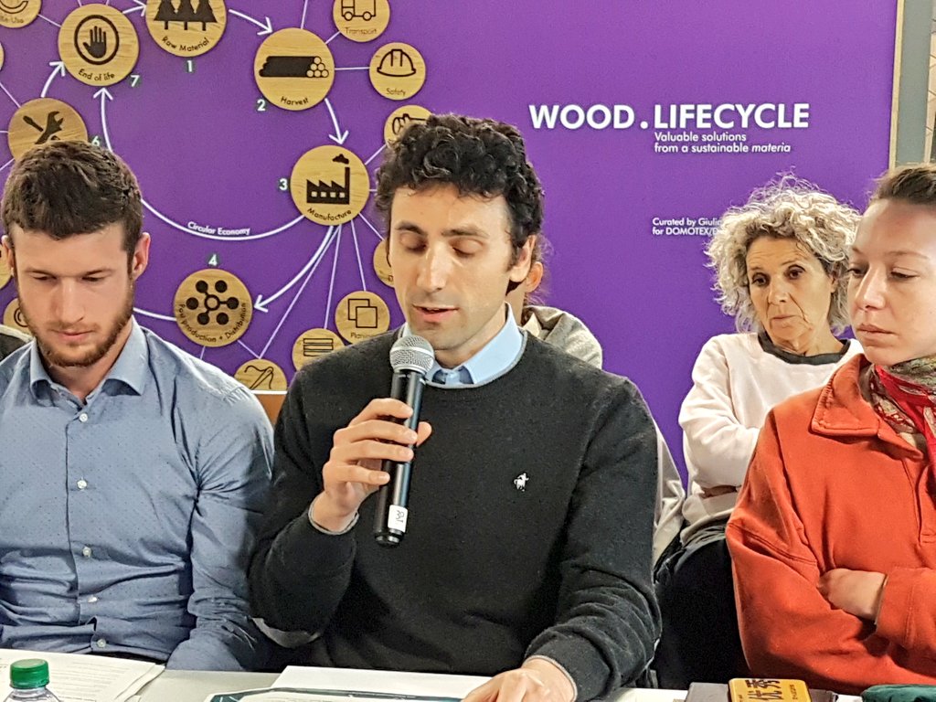 TavoloGiovani's tweet photo. ✅ Live da #TavoloGiovani #SmartCity
📍 Superstudio 13 a #Milano
📣 Ivan Calimani racconta @DesignKrill, che progetta, produce, vende e distribuisce prodotti di design, integrando manifattura digitale, creatività ed economia circolare
#11aprile #fuorisalone2019 #milanodesignweek https://t.co/Lztz5z0Cw1