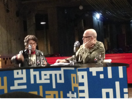 jocaterron's tweet photo. Notícia legal pra variar: nosso querido PlayLit, programa de bate-papo com escritores, regressará em maio. Teremos 8 convidados na programação, sempre no indispensável Sesc Pompeia. Em breve divulgaremos os entrevistados de 2019. Estou feliz com a continuidade. #playlit https://t.co/v68afJa7Re