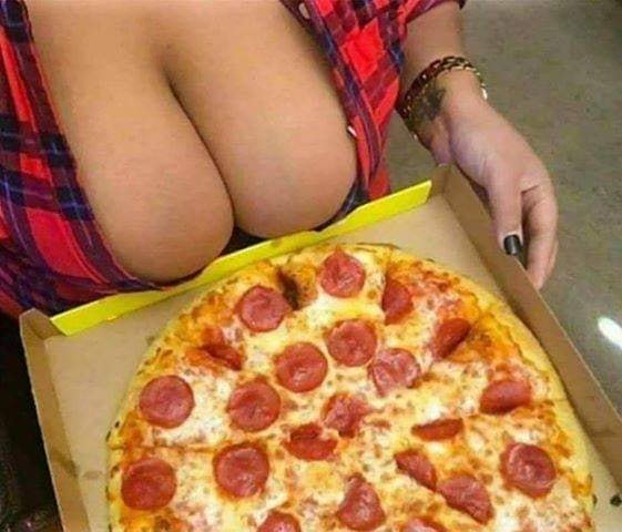 algames2009's tweet image. HORA DE COMER PIZZA🤪😜😛😋