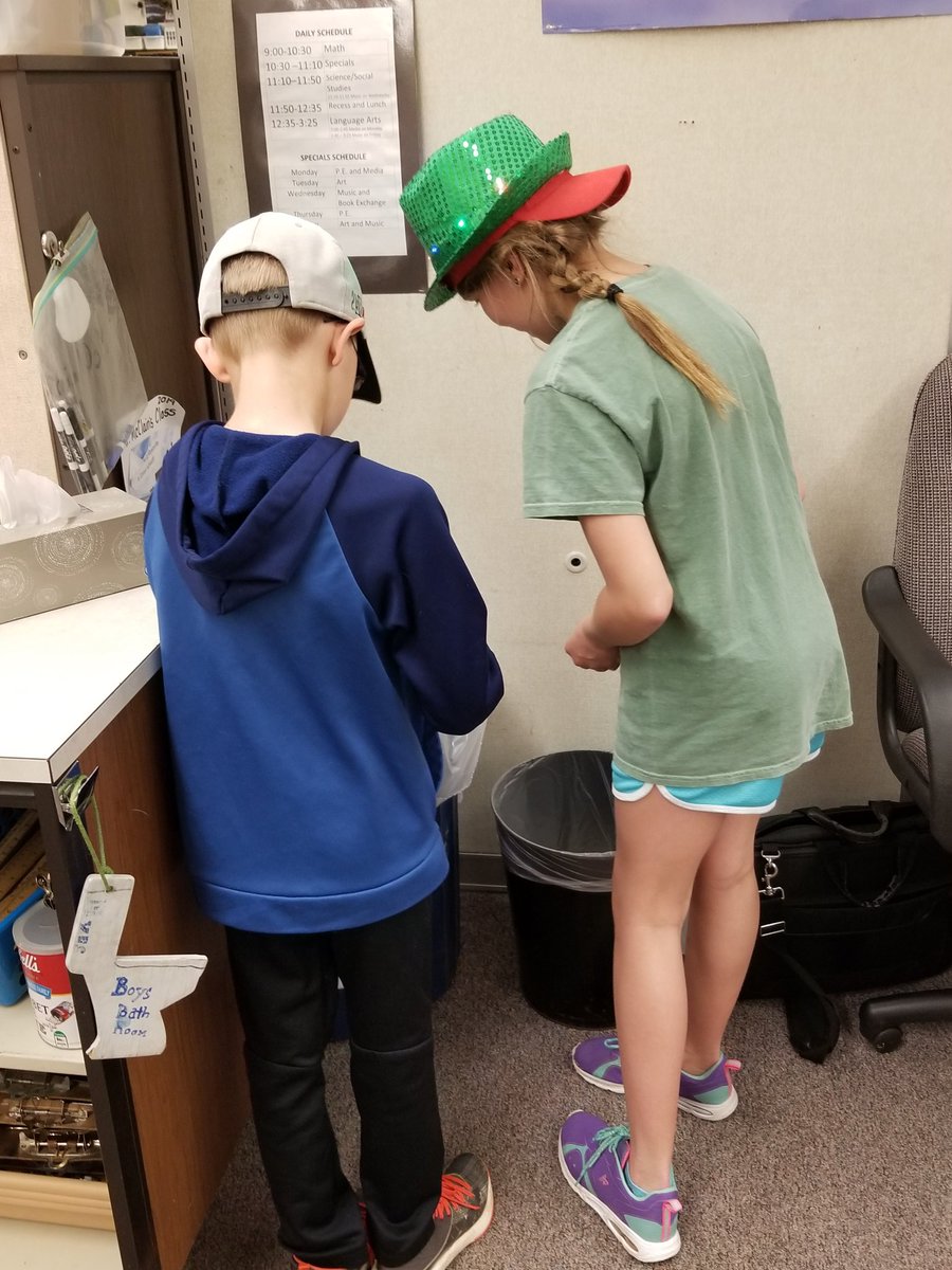 What does a Green School look like? These "green detectives" at Myersville ES can tell you! They are monitoring the recycling efforts throughout the school. @MYESprideFCPS