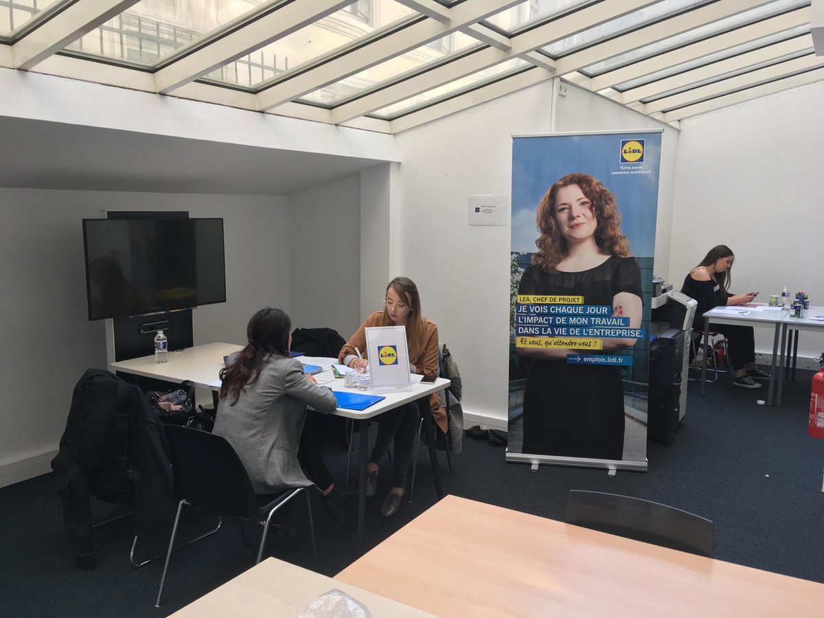 lidlfrance's tweet photo. Nous sommes présents aujourd'hui au forum @INSEEC_U : De nombreuses offres en alternance sont à pourvoir ! 
RDV ici pour postuler ➡ https://t.co/gQHJeS1WCi !  
#SAVETHEDATE ��� Prochaine journée recrutement Alternants : 18 avril #recrutement #alternance https://t.co/qApg19jNxN