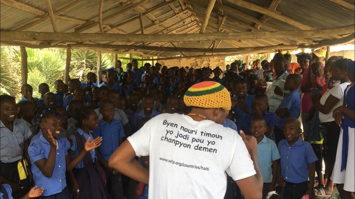 WFP_Haiti's tweet photo. Krik!
Krak!
Sante Timoun se zafè…?
…nou tout!
Gras ak sipò @eu_echo PAM ak @BillyElucien @ChelsonErmoza tire kont ak timoun epi paran yo nan #AnseRouge #SourceChaude #Atrel #Tante #LArbre #Corridon Kijan pou byen manje ak pwodwi lokal
#KominikasyonpouChanjmanKonpòtmanakSosyal https://t.co/P07jst7k7v