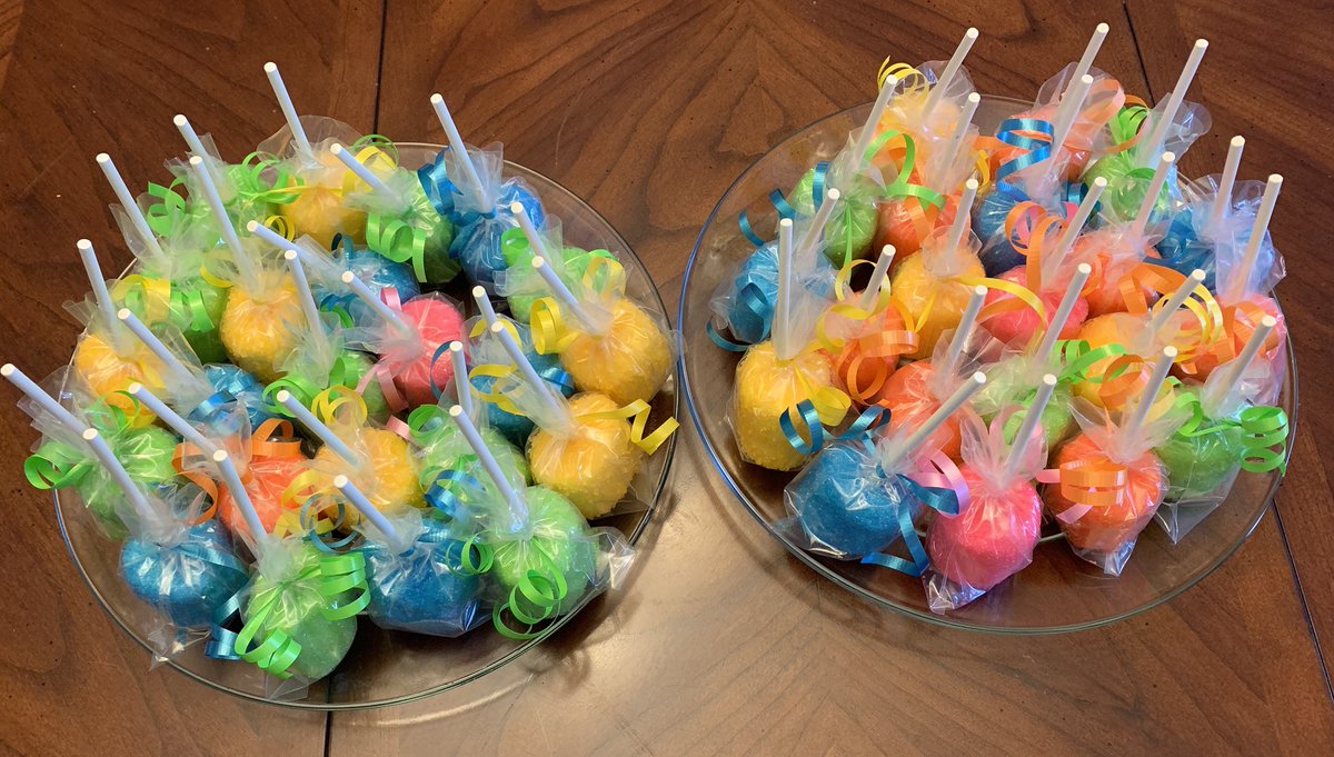 DippStixxSweet's tweet photo. These marshmallows are headed to NY for a springtime celebration. #marshmallows #marshmallowpops #marshmallowtreats #desserttable #springtimetreats #springcelebration https://t.co/L9KTs2ENG3