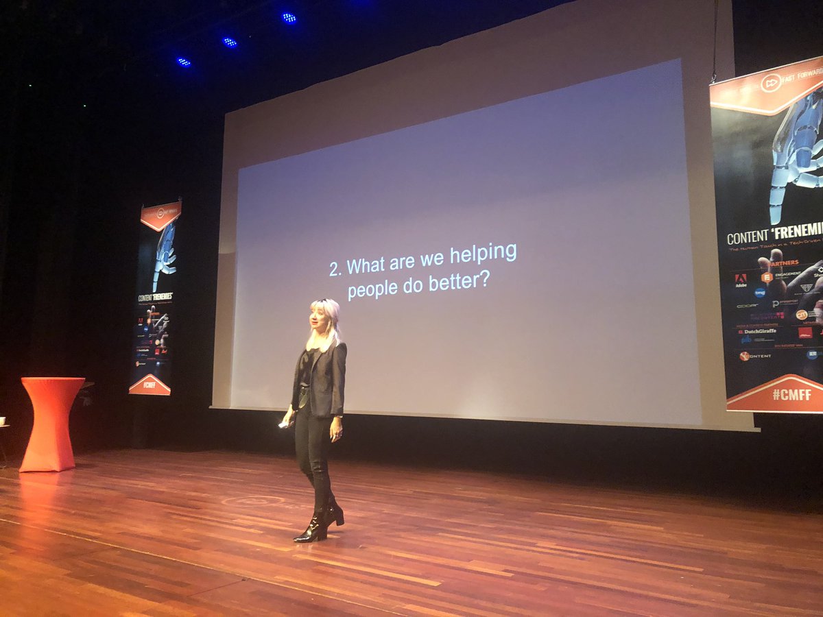 What is your content helping people do better? A great point by <a href="/angelapham/">Angela Pham</a> at CMMF #content #marketing #human