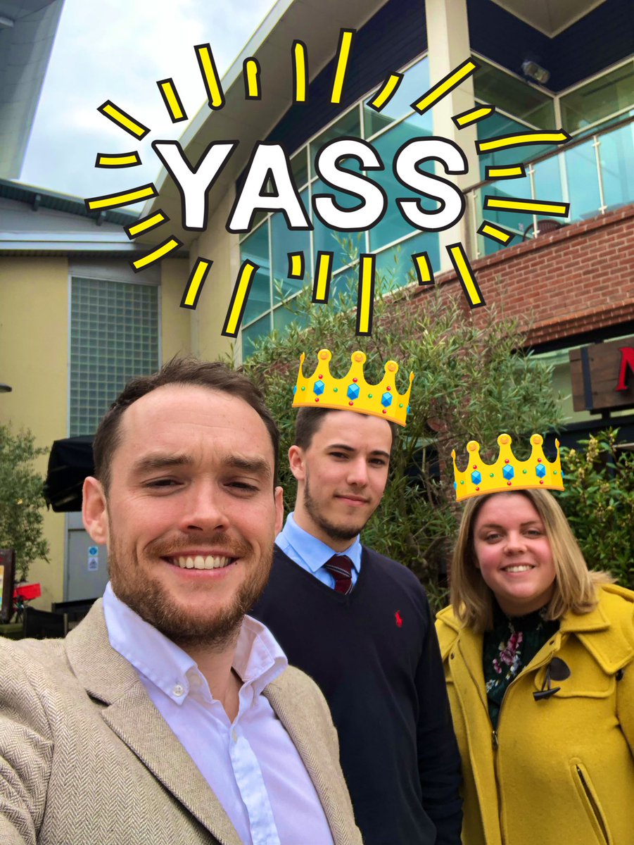 C4Jilly's tweet photo. Great MQI celebration meal with newly MQI’d @Ambermae_ERAC and @will_erac, we’ve got some strong future leaders in H. #workhardrewardhardwork #willhastoeathischickenplain 🔥🔥🔥🔥🔥🔥🔥🔥🔥🔥🔥 https://t.co/KhTpJovYtv