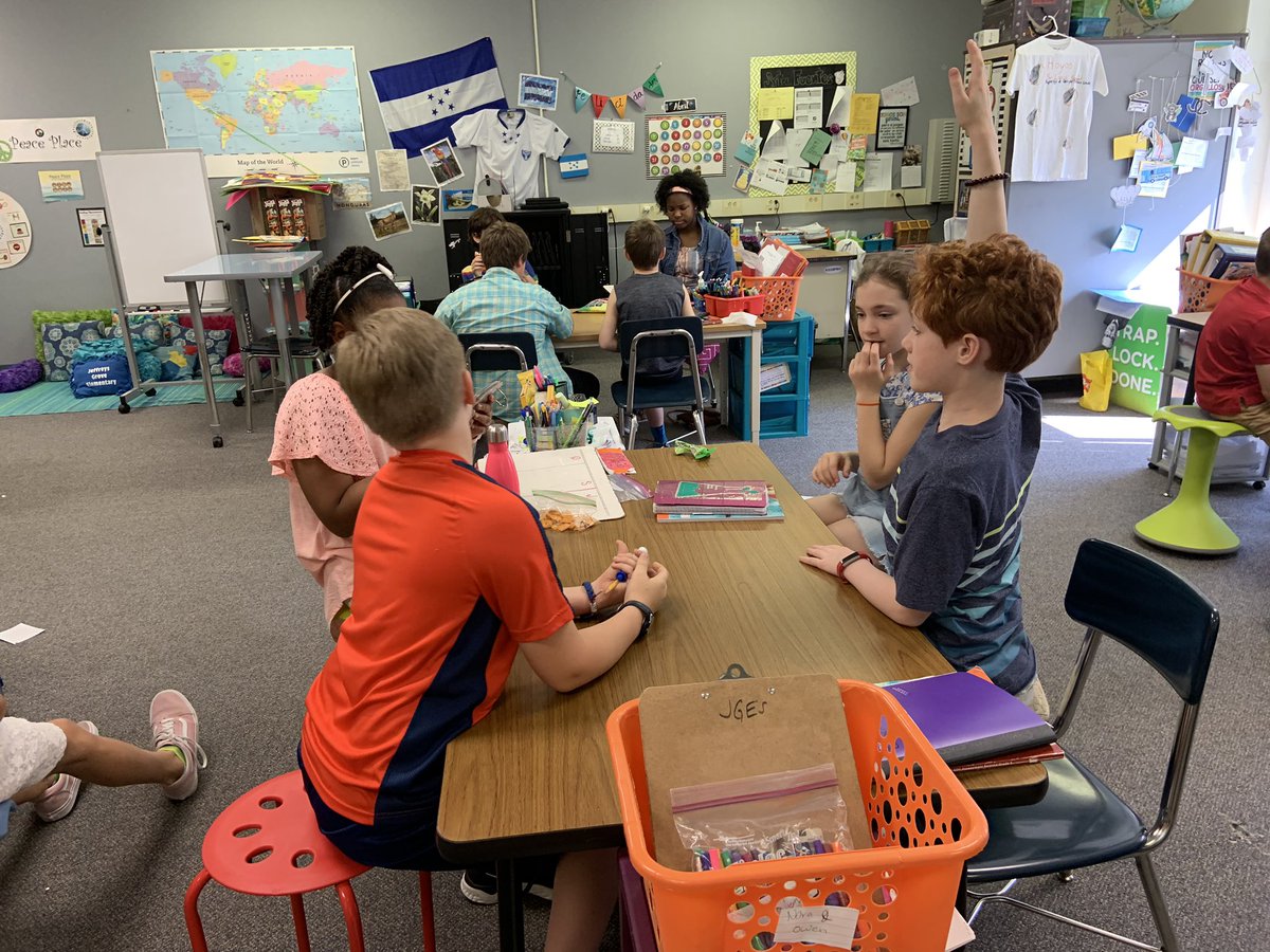 KenniaFuentes's tweet image. We start our science lessons with #lightningRounds @WCPSSElemScie  @JeffreysGroveES @ParticipateLrng #soaringeagles