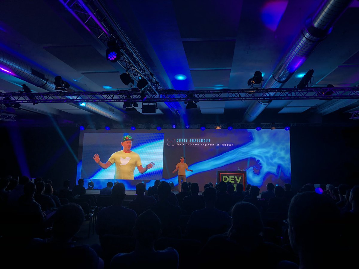 sebgie's tweet image. Greetings to the #twittervmteam from #DevOneConf 👋