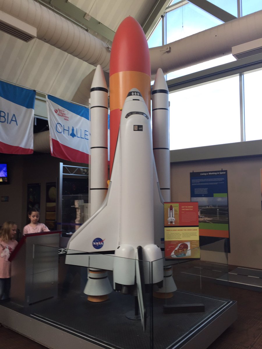 SSgrade1's tweet photo. First grade having fun at the Mcauliffe-Shepard Discovery Center!!! #SunapeeCentral https://t.co/2D8ku7qpZ2