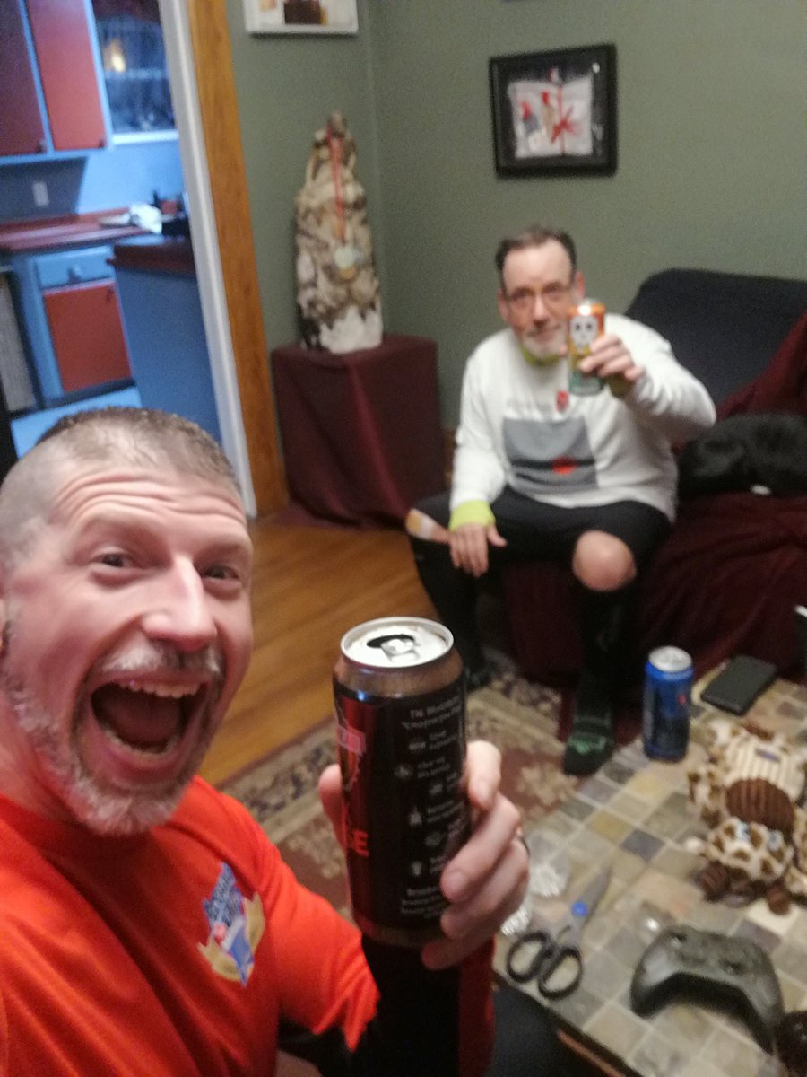 dieselRuns's tweet photo. Run for beer club back in action. The only requirement is that you look for ways to cut the run short so you can get to the beer part ๐
#runner #runnerBliss #runkw #goRarebits https://t.co/ShxsI9ENl2