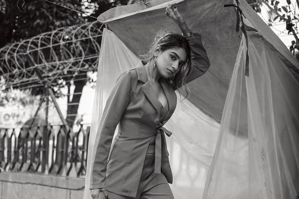 Orange Is The New Black? theclosetthings.com/orange-is-the-…